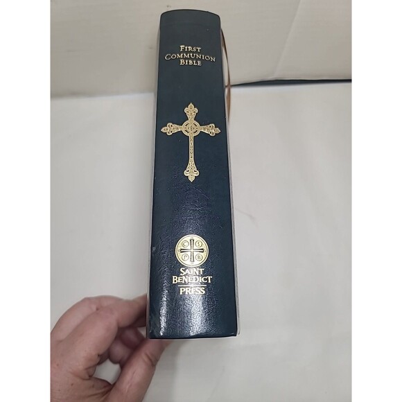 2009 First Communion Bible Saint Benedict Press Old & New Testament - Picture 2 of 9